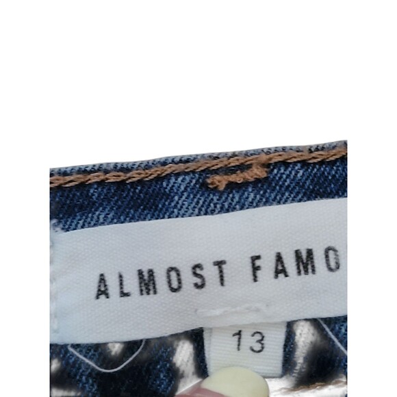 Women's Size 13 Almost Famous Flare Leg Jeans 33" Inseam High Rise - Picture 5 of 5